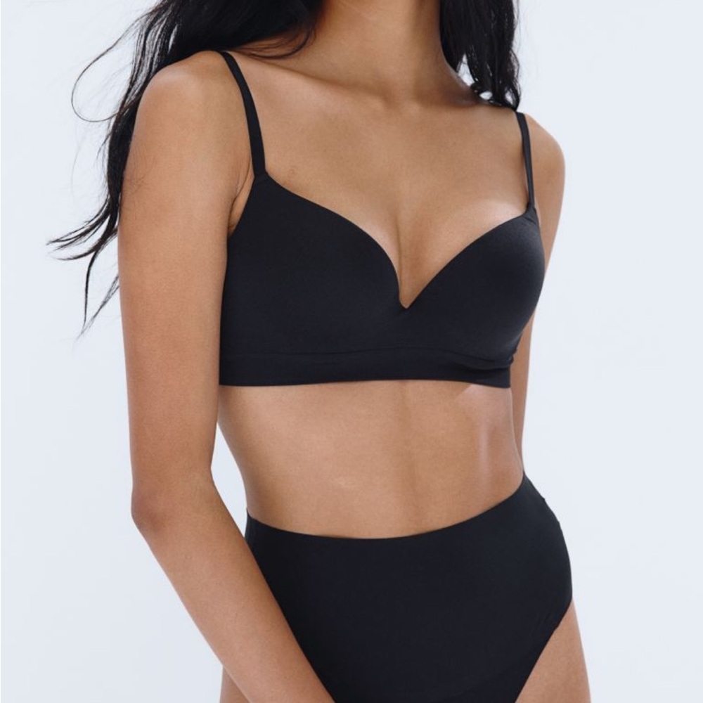 NWT H&M Size 36D Seamless Push-Up Bra in Black